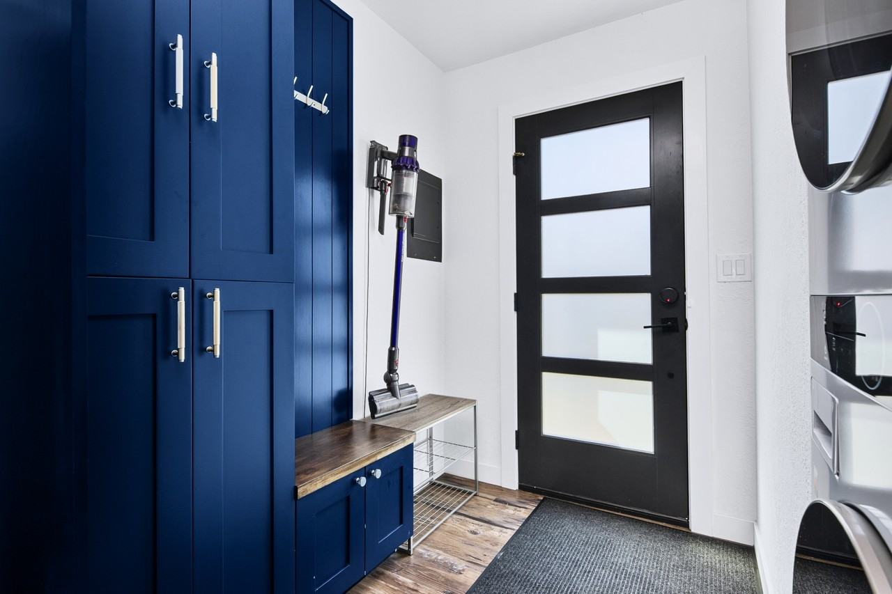 1309 W Melrose St #NA - Photo 2 of 23