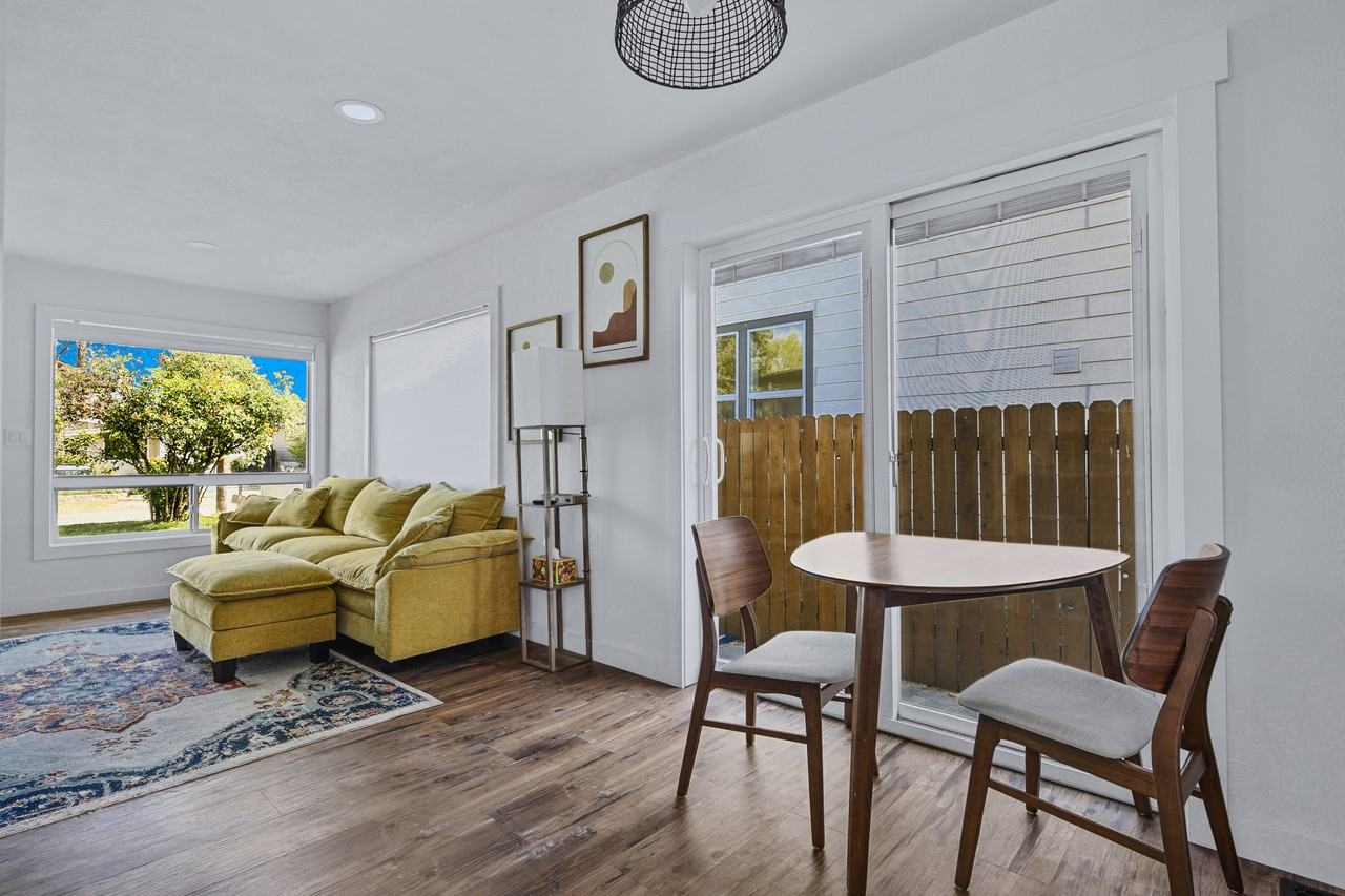 1309 W Melrose St #NA - Photo 3 of 23