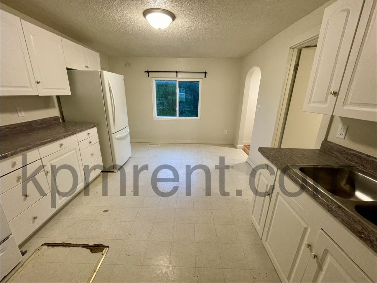 303 Chestnut St #1 - Photo 5 of 15