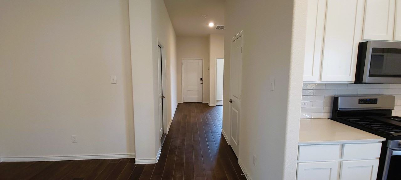 10422 Thunderwood Dr #NA - Photo 3 of 30