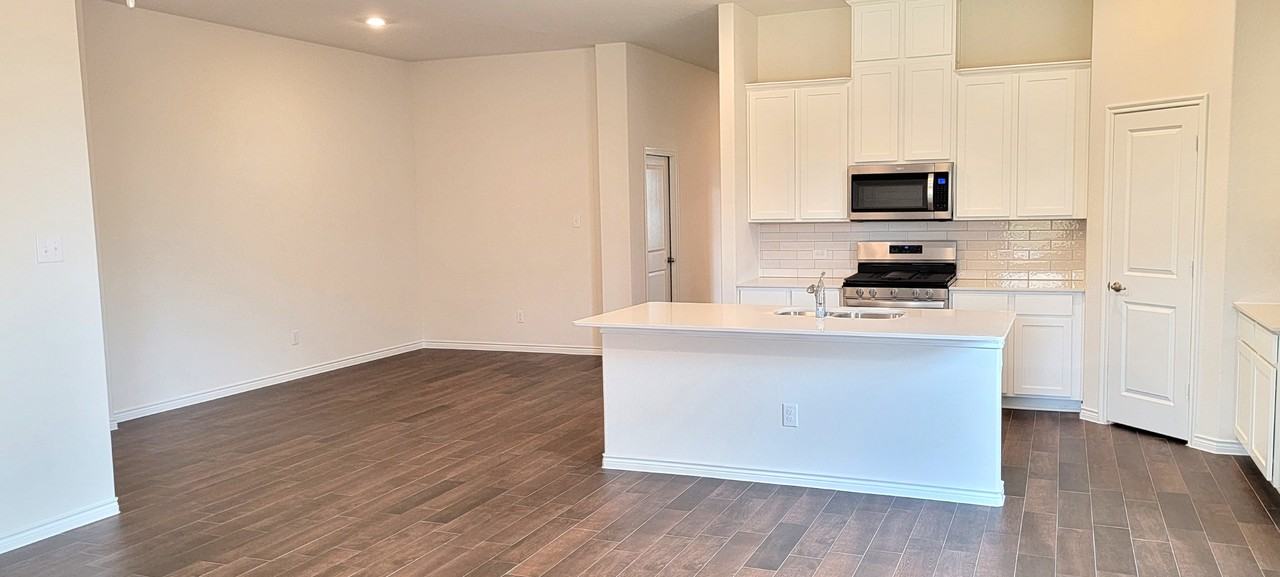 10422 Thunderwood Dr #NA - Photo 4 of 30