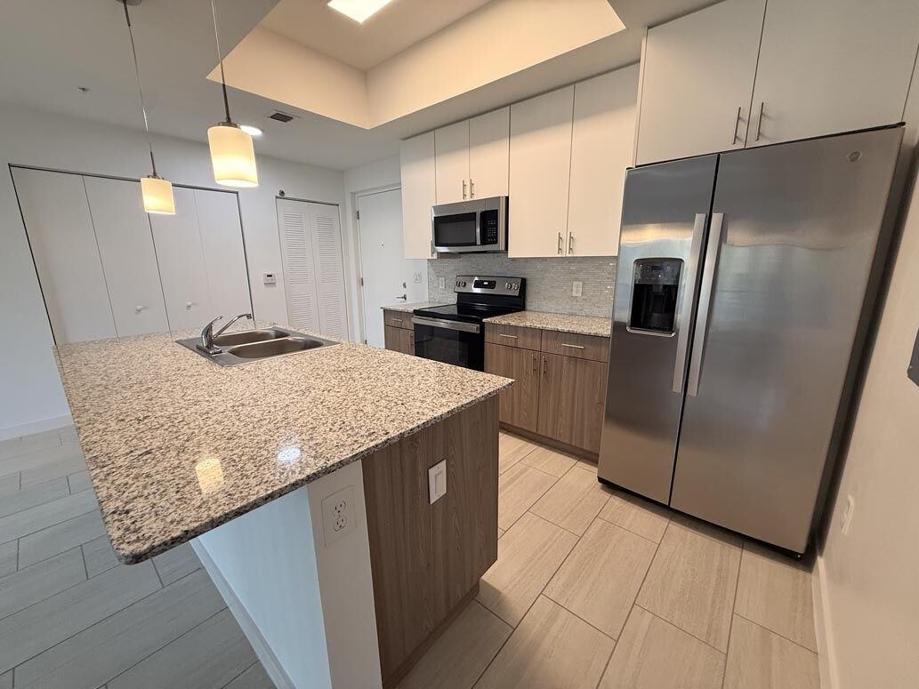 Superior Manor II - Photo 2 of 34