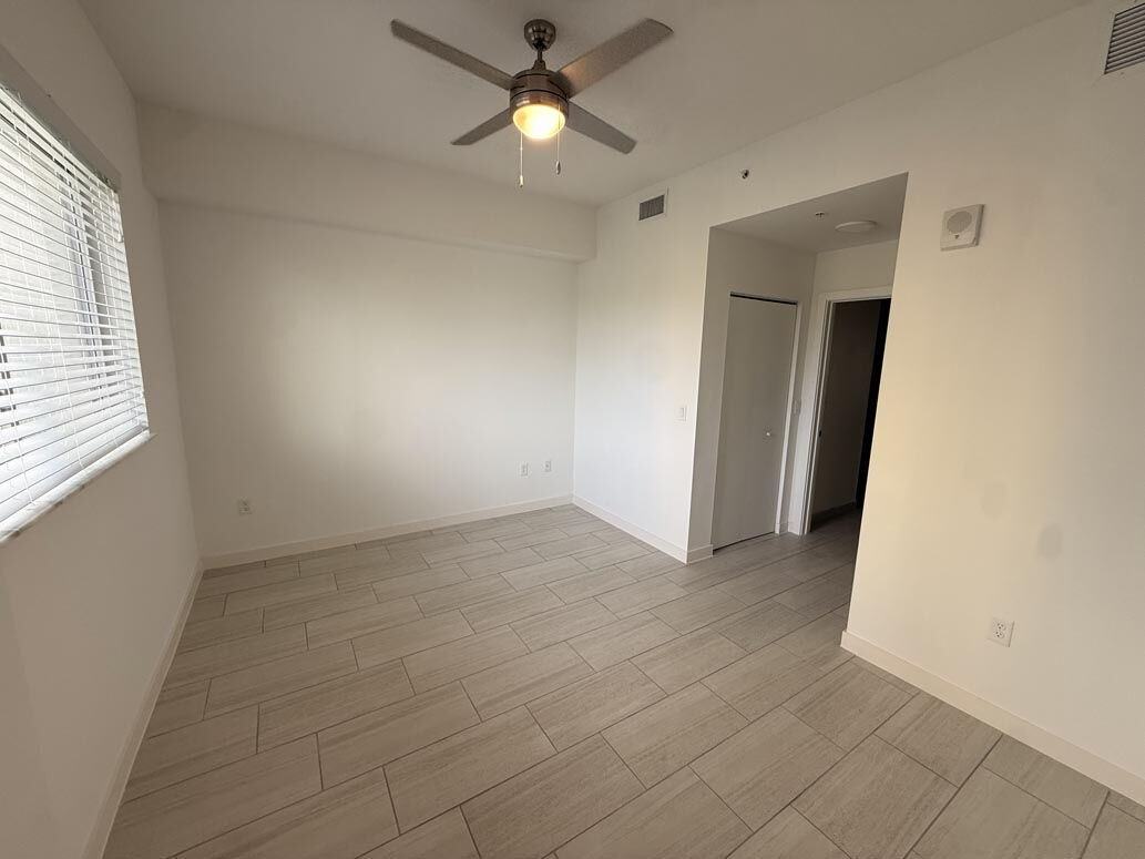 Superior Manor II - Photo 4 of 34