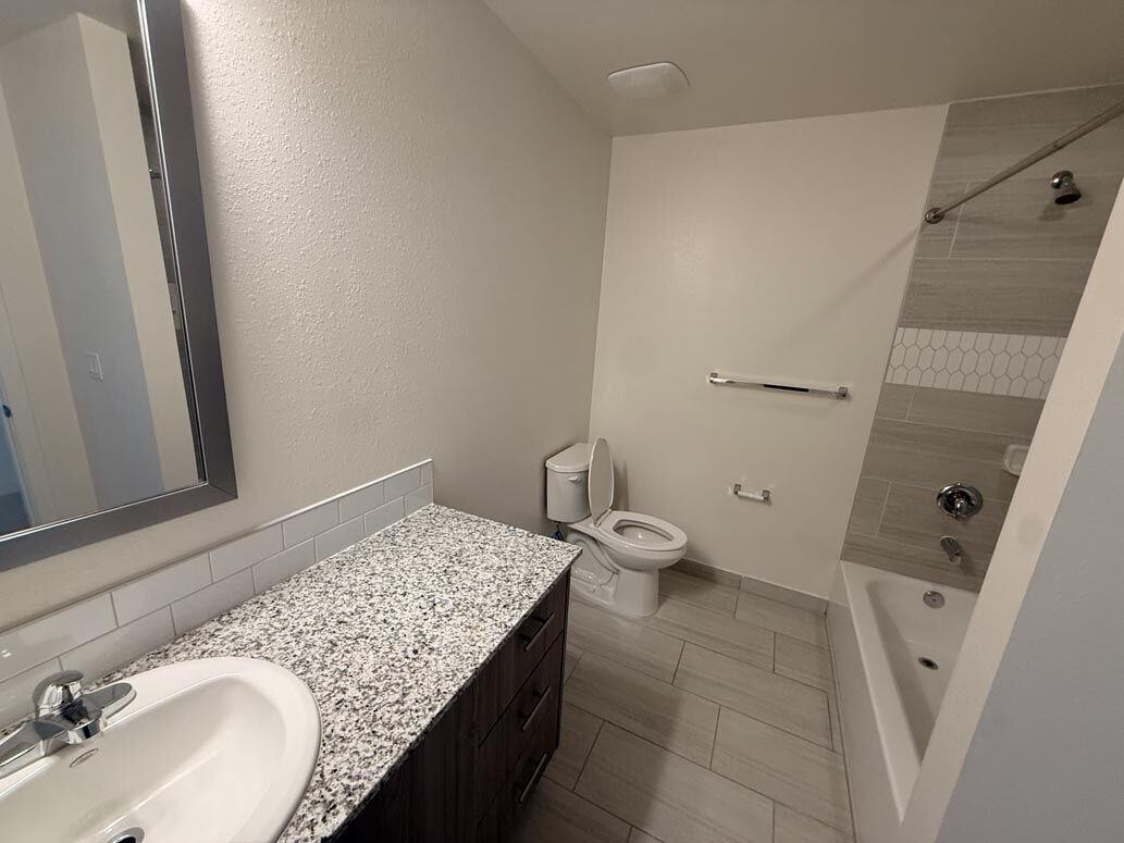 Superior Manor II - Photo 7 of 34
