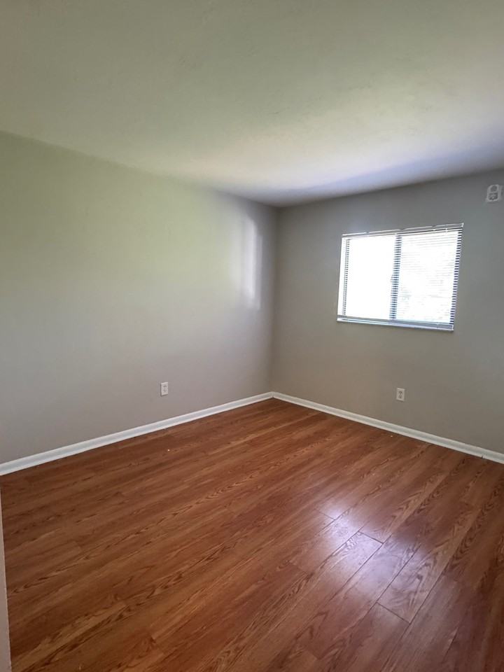 2944 Jackson St (ZIVKIDS) - Photo 7 of 11