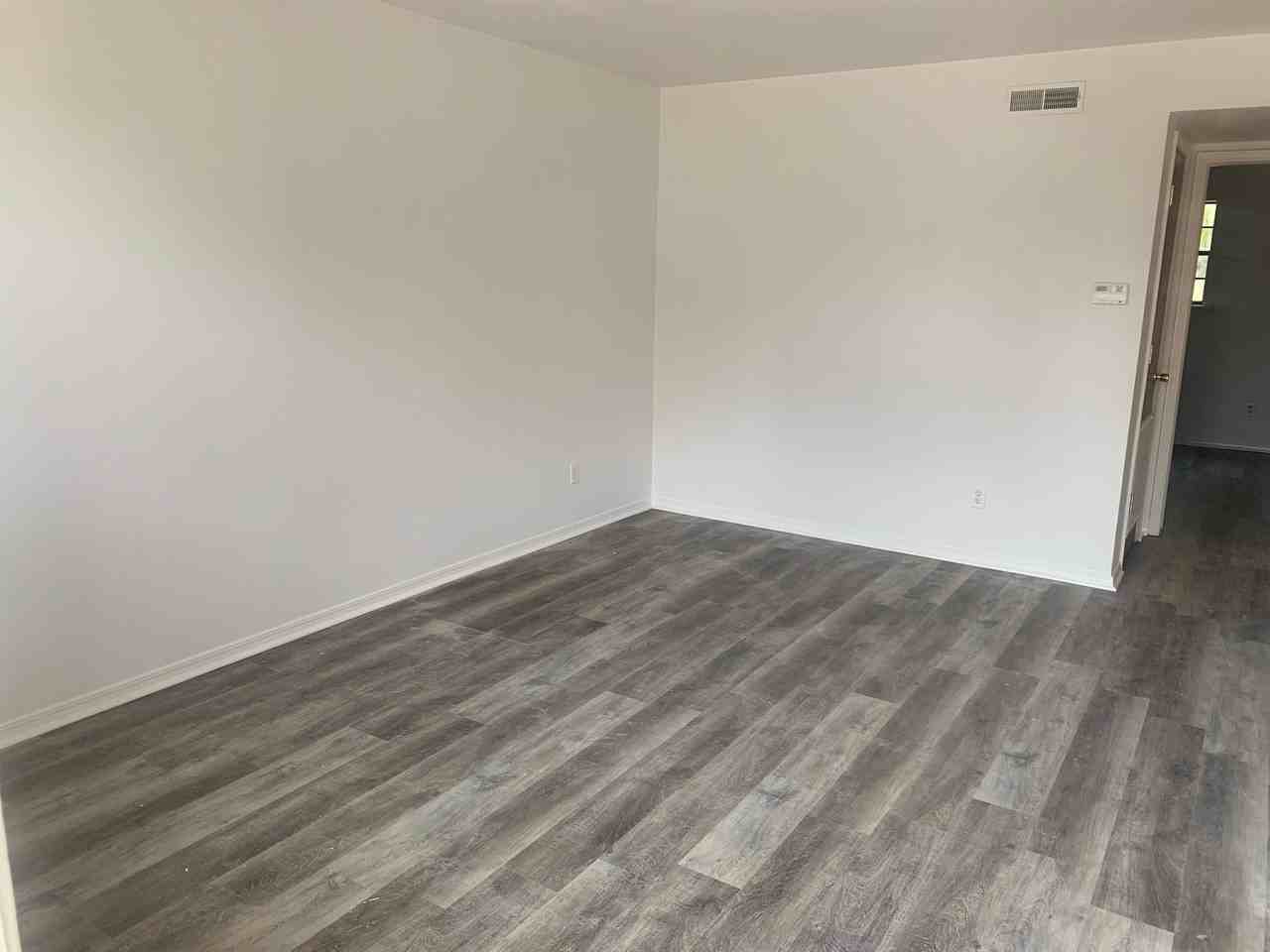 340 West Dogwood - Photo 2 of 7