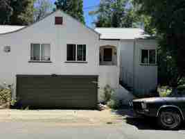 featured image of 574 E Broad St