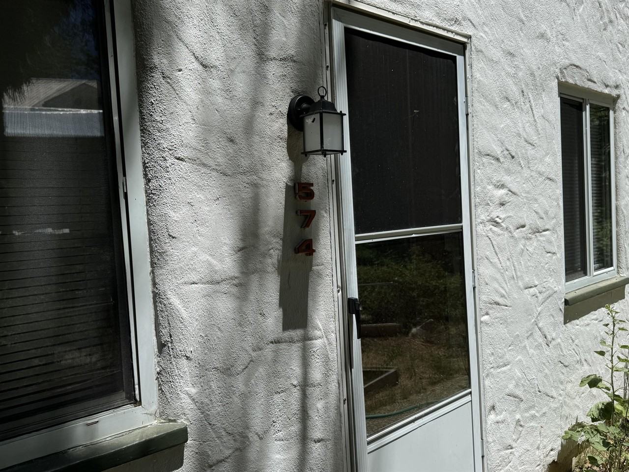 574 East Broad Street - Photo 3 of 15