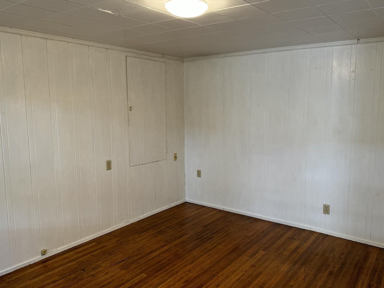574 East Broad Street - Photo 4 of 15