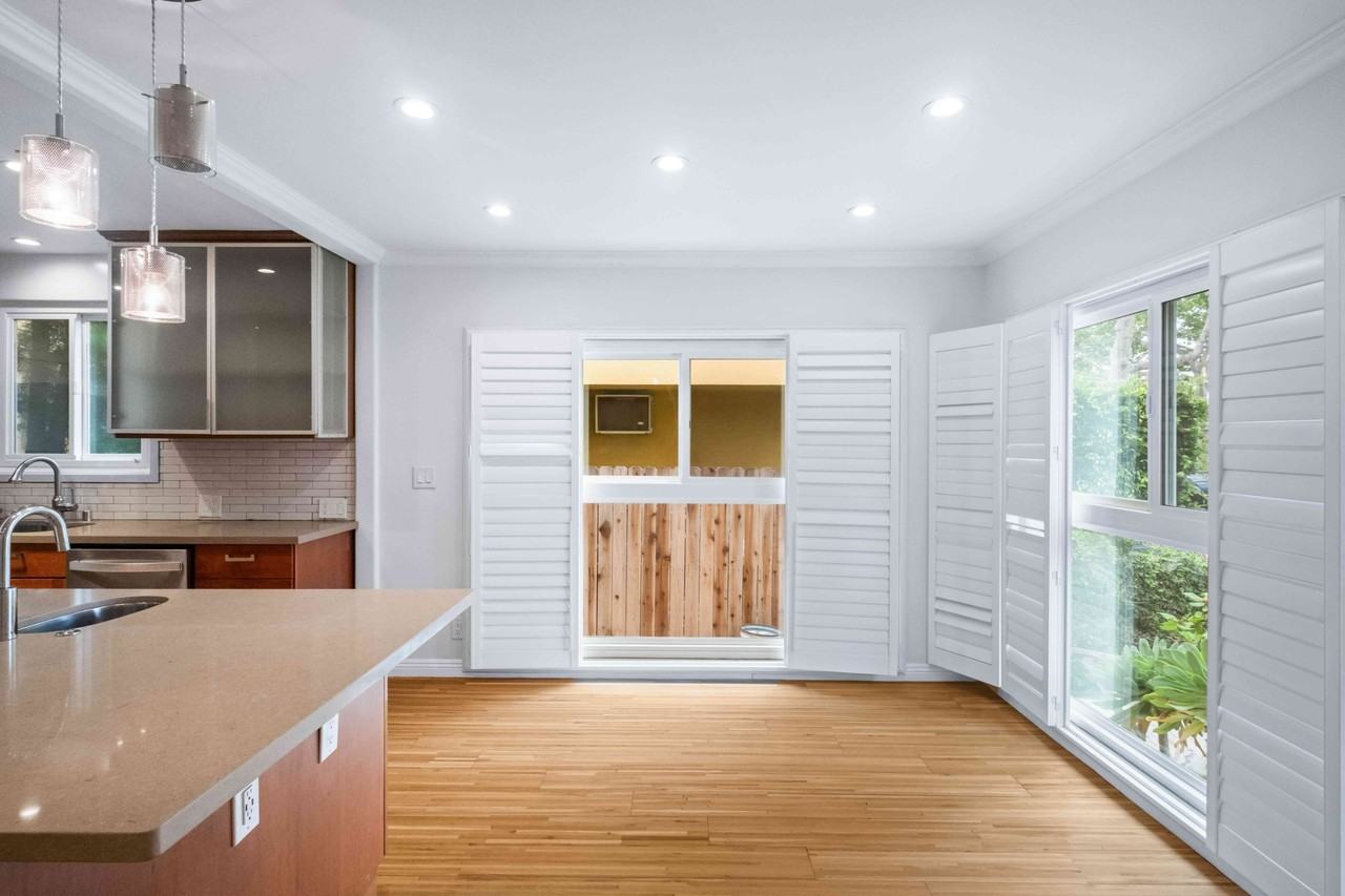 332 Rexford Drive - Photo 4 of 32
