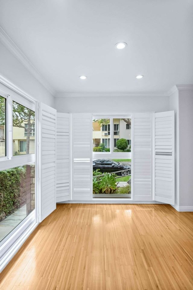 332 Rexford Drive - Photo 6 of 32
