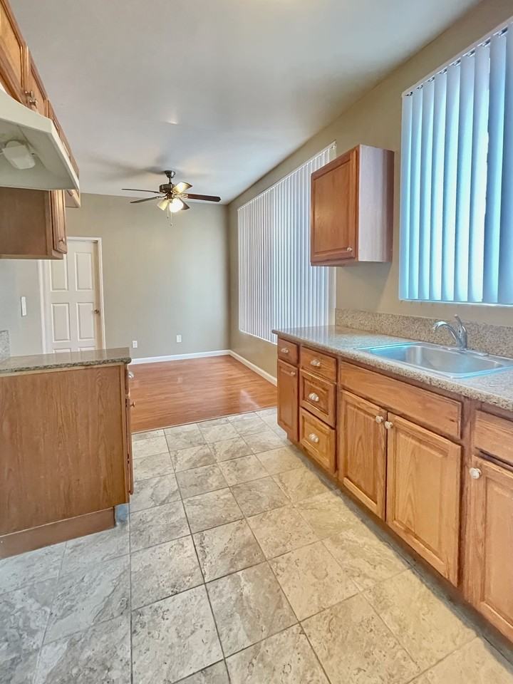 623 1/2 Pine Ave - Photo 3 of 13