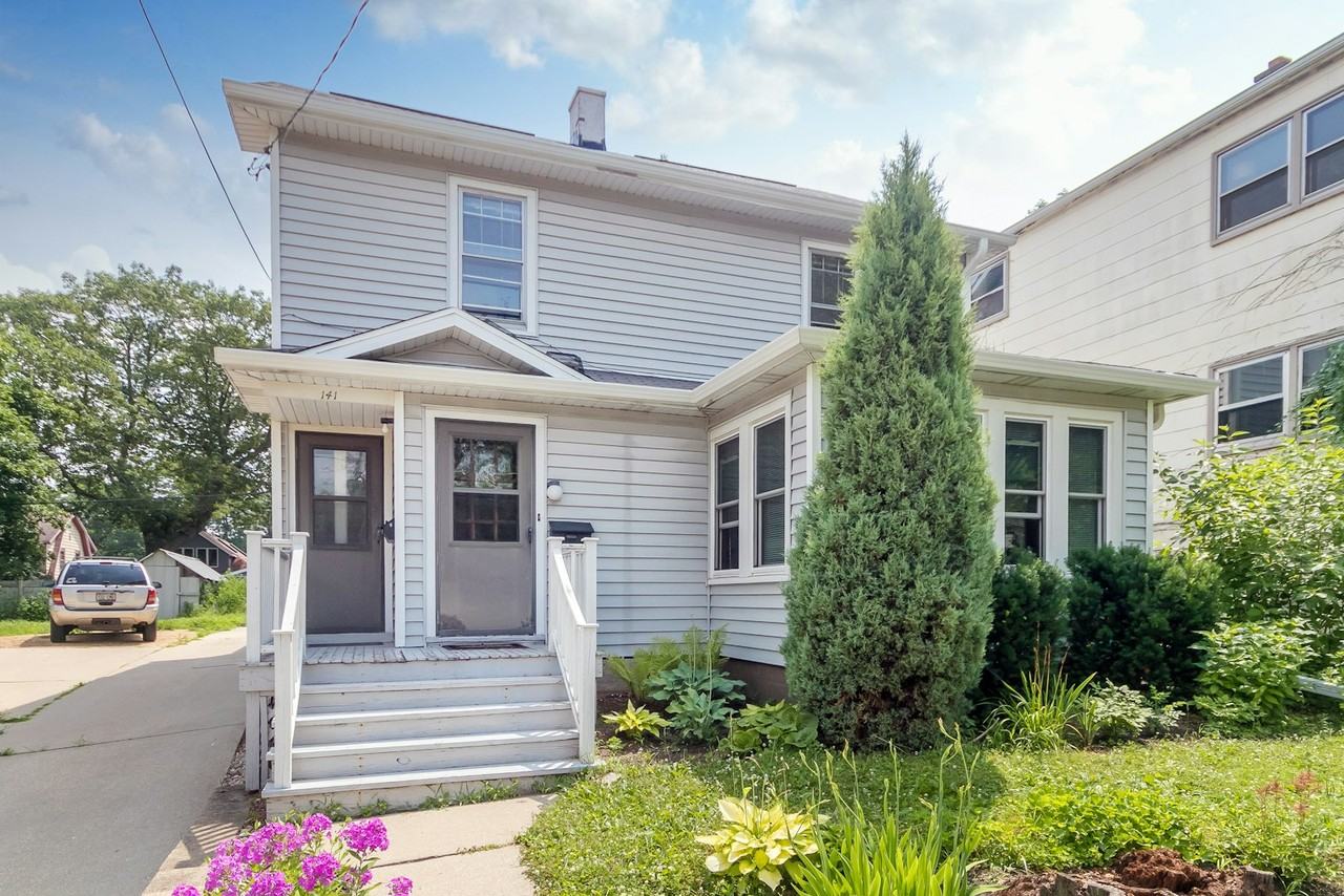 141 Division Street - Photo 2 of 22