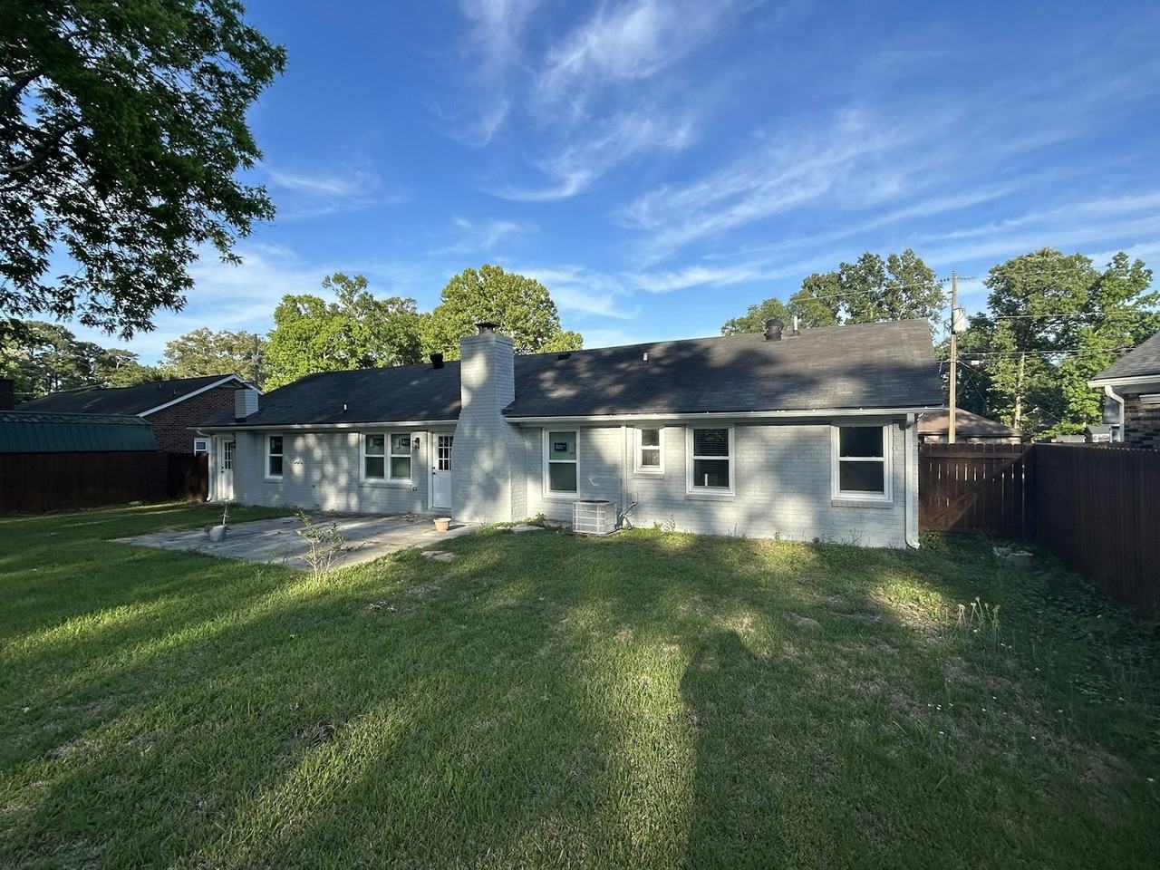 2206 Ambassador Ln - Photo 6 of 10