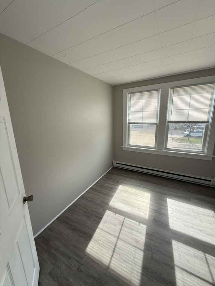 1897 Clarke Drive - Photo 5 of 14