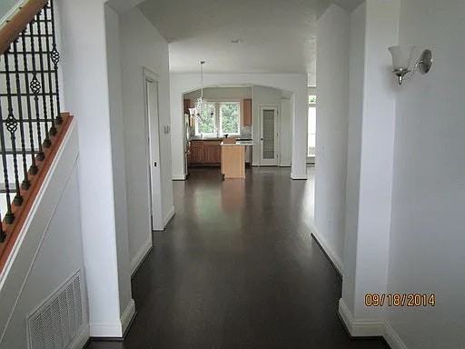 160 NE Porto Way - Photo 2 of 22