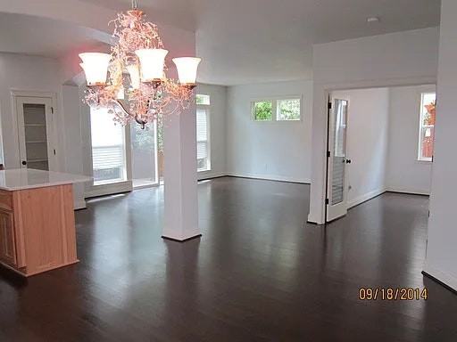 160 NE Porto Way - Photo 3 of 22