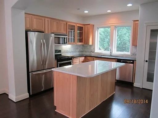 160 NE Porto Way - Photo 4 of 22
