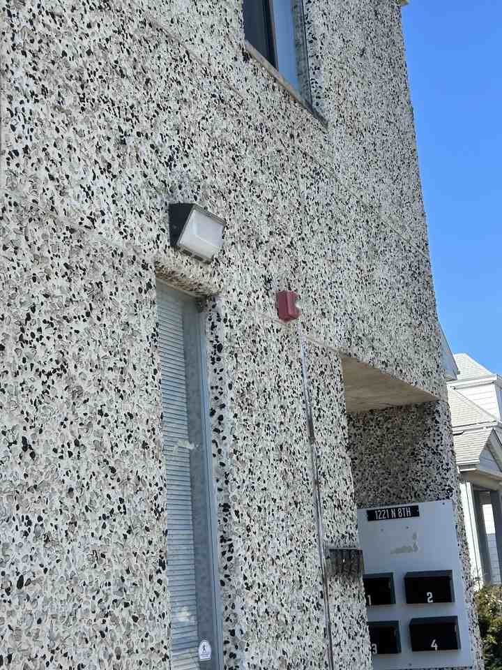 1221 North 8th Street - Photo 4 of 7