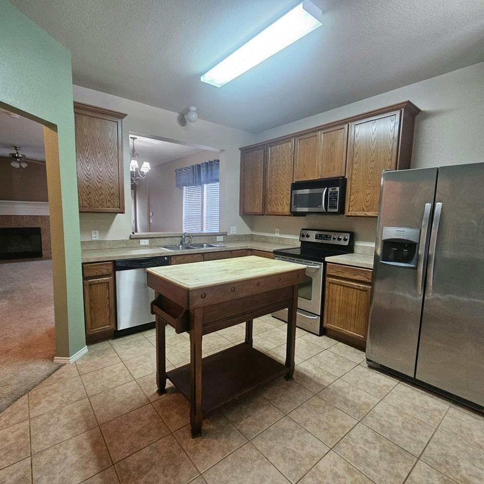 10741 Traymore Drive - Photo 3 of 30