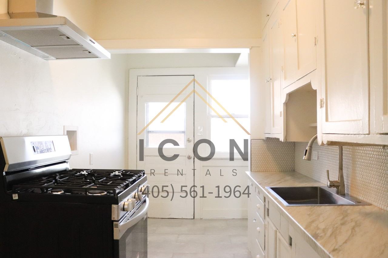 3143 Nw 14th St #1 - Photo 5 of 12