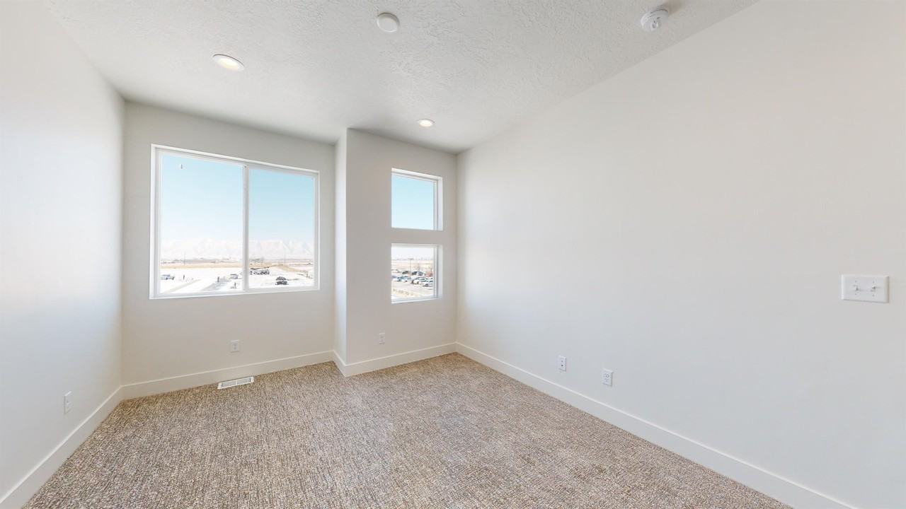 547 W 1810 N #22 - Photo 3 of 40