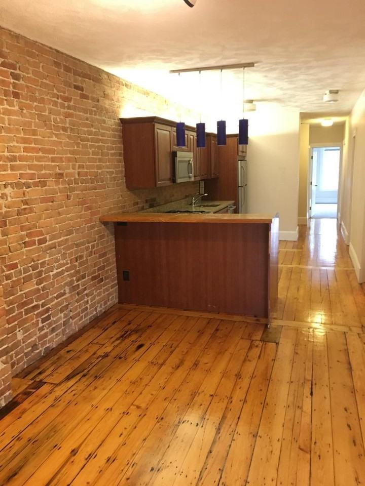 28 Beacon St - Photo 2 of 8
