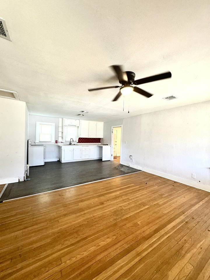 1326 Hillcrest St #1 - Photo 7 of 15