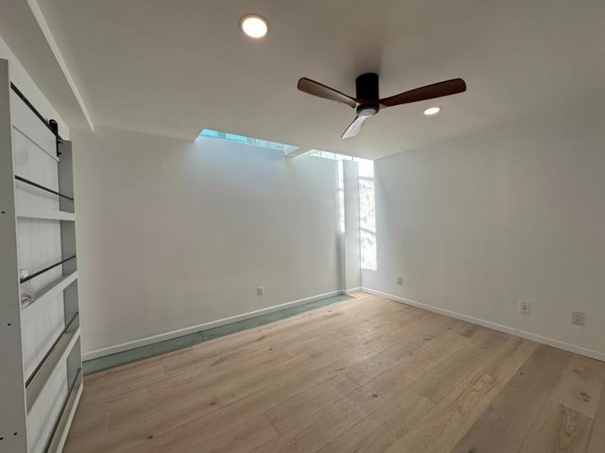 138 Dwight St - Photo 4 of 10