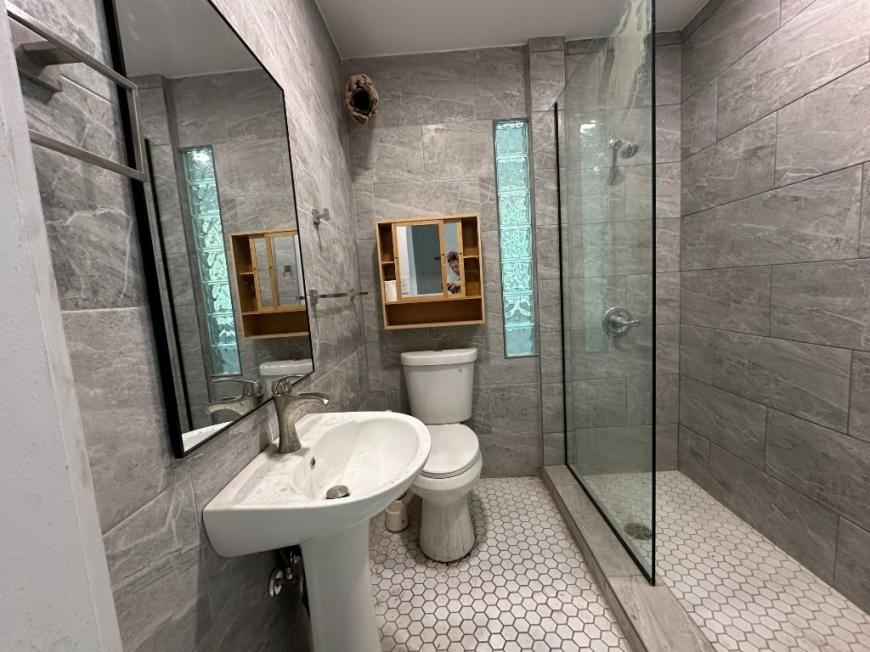 138 Dwight St - Photo 5 of 10