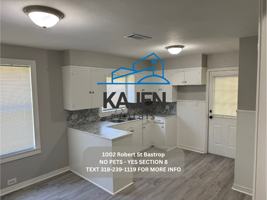 featured image of 1002 Robert St