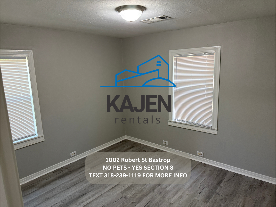 1002 Robert St - Photo 5 of 7