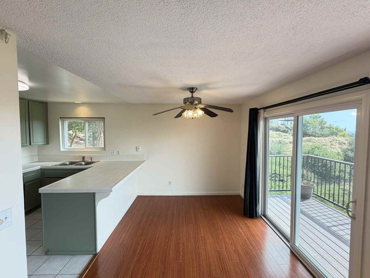 3652 Clairemont Dr #1 - Photo 5 of 20