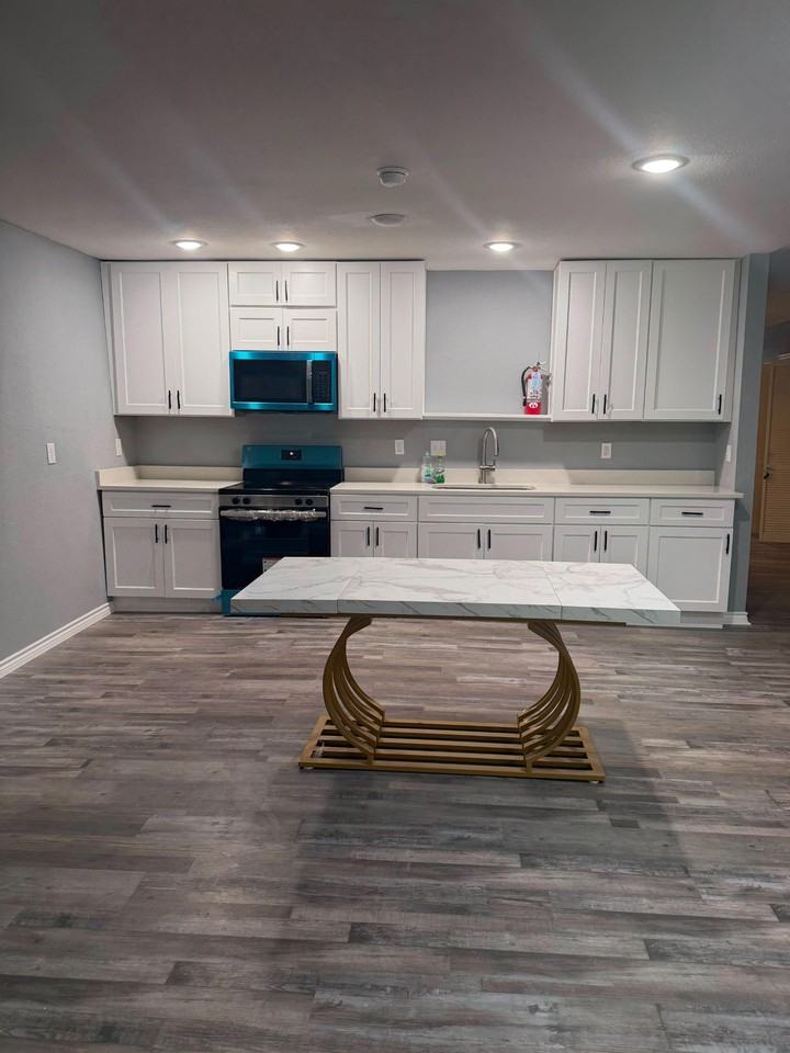 Hackberry St - Photo 5 of 7