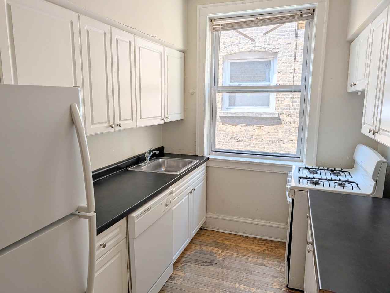 325 Kedzie St #805-3 - Photo 6 of 10