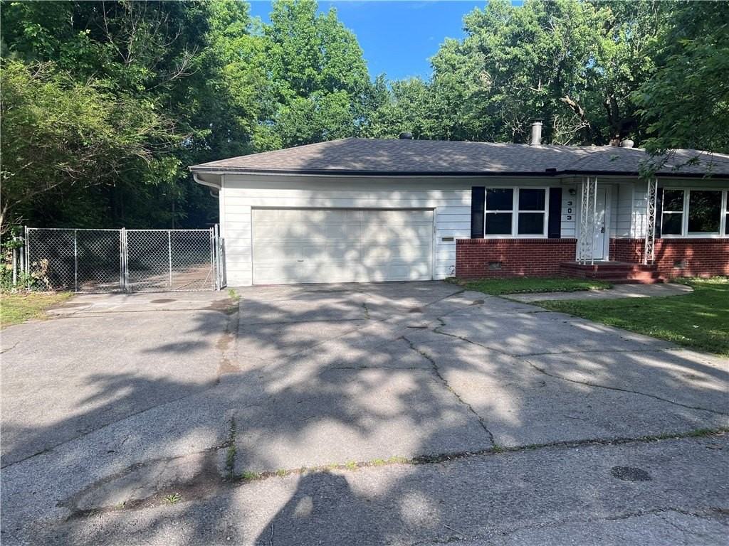 303 Harve St - Photo 2 of 12