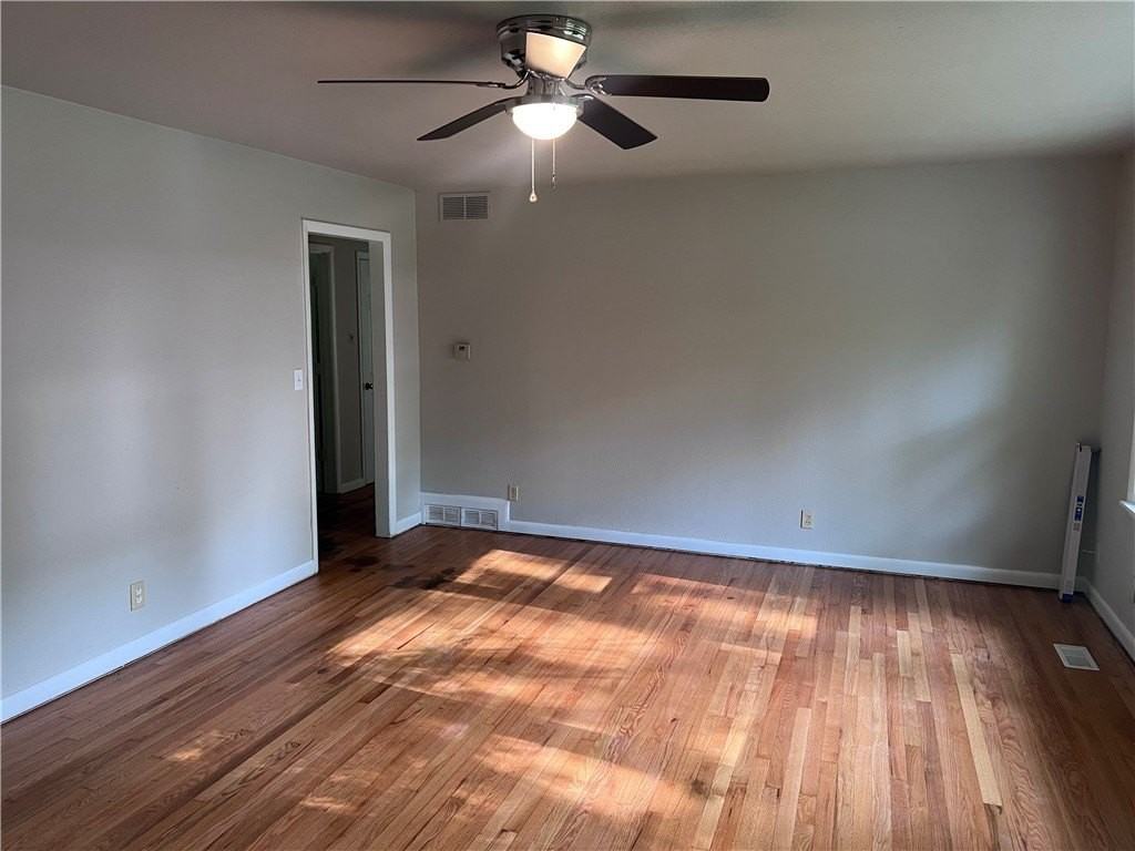 303 Harve St - Photo 5 of 12