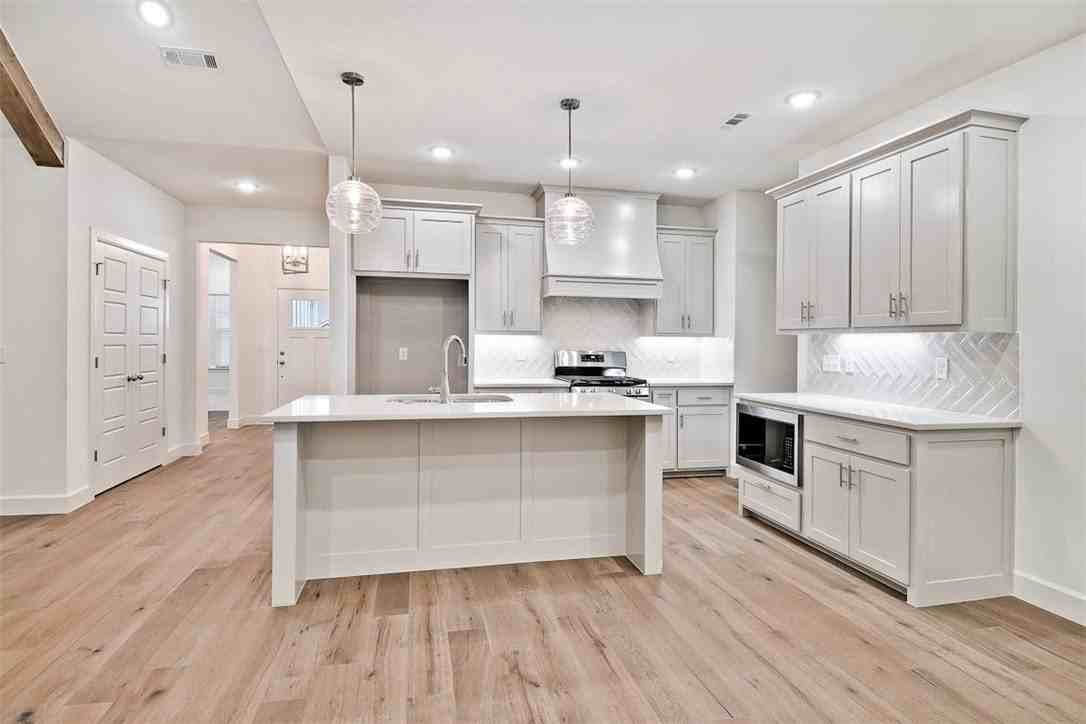 2 Rothbury Ln - Photo 7 of 16