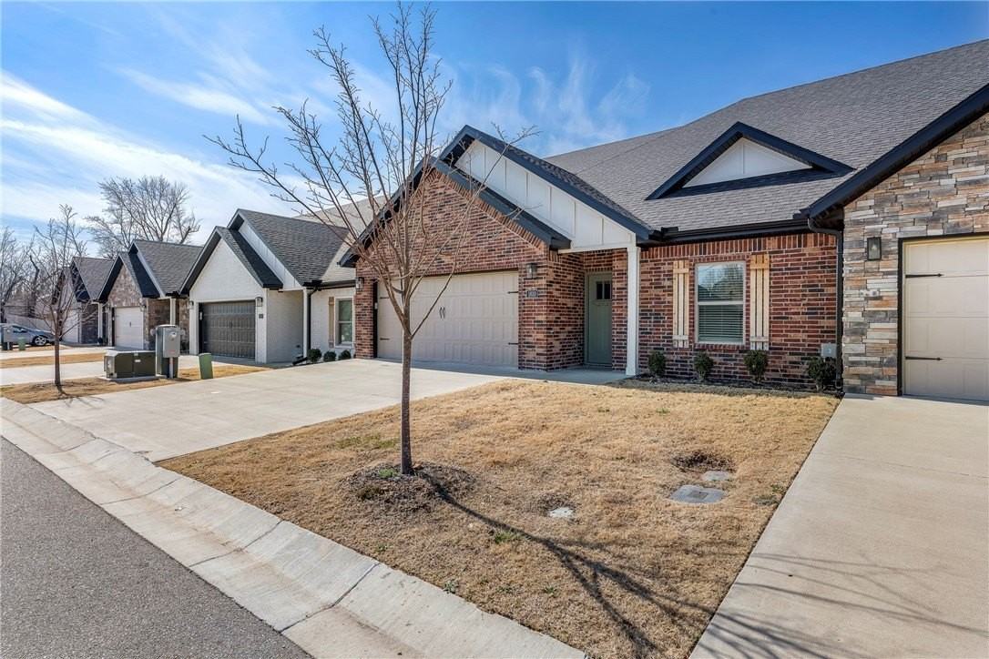 1610 S 17th Pl - Photo 3 of 29