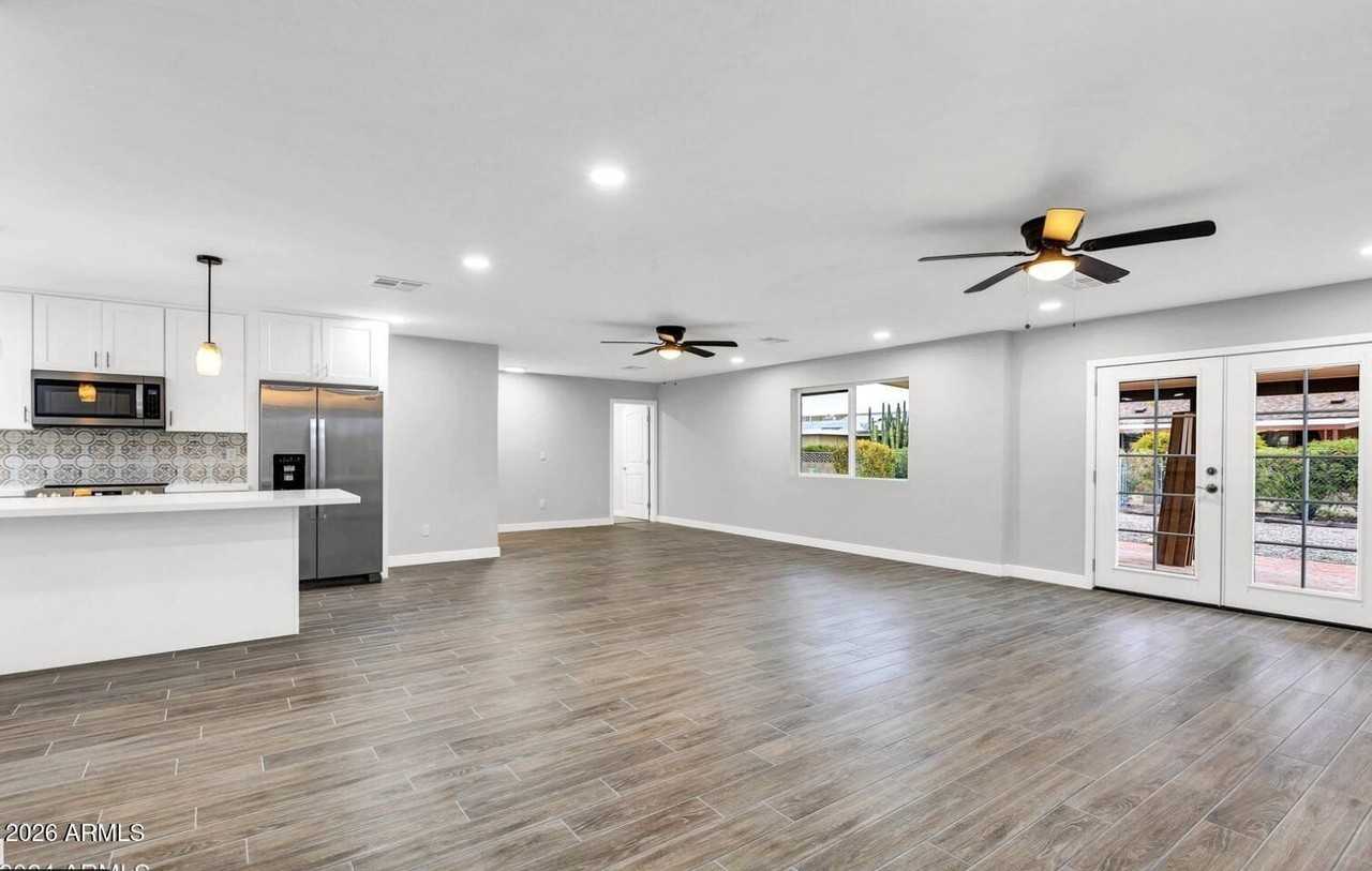 10602 W Cumberland Dr - Photo 4 of 30