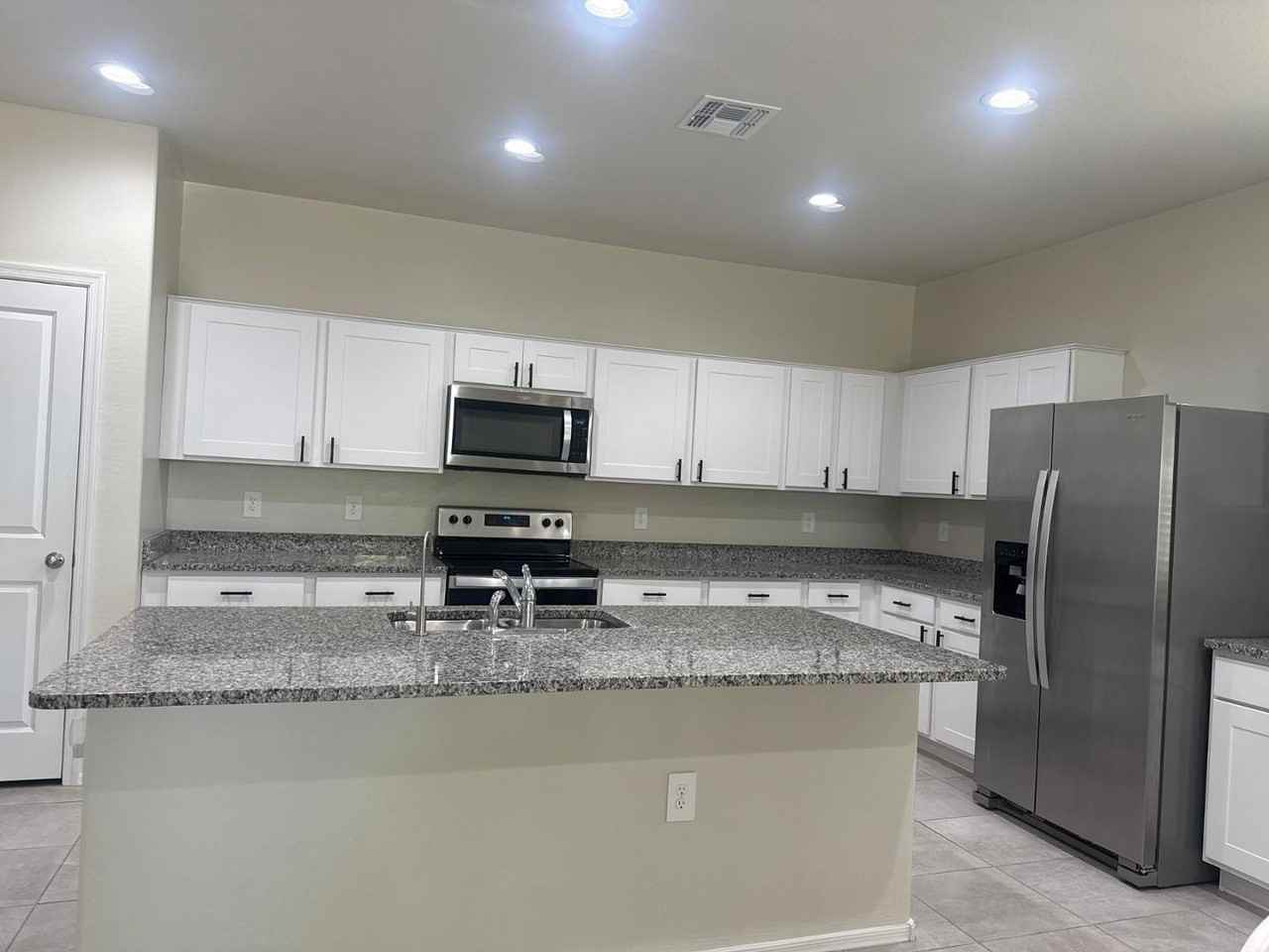 35963 W San Alvarez Ave - Photo 4 of 16