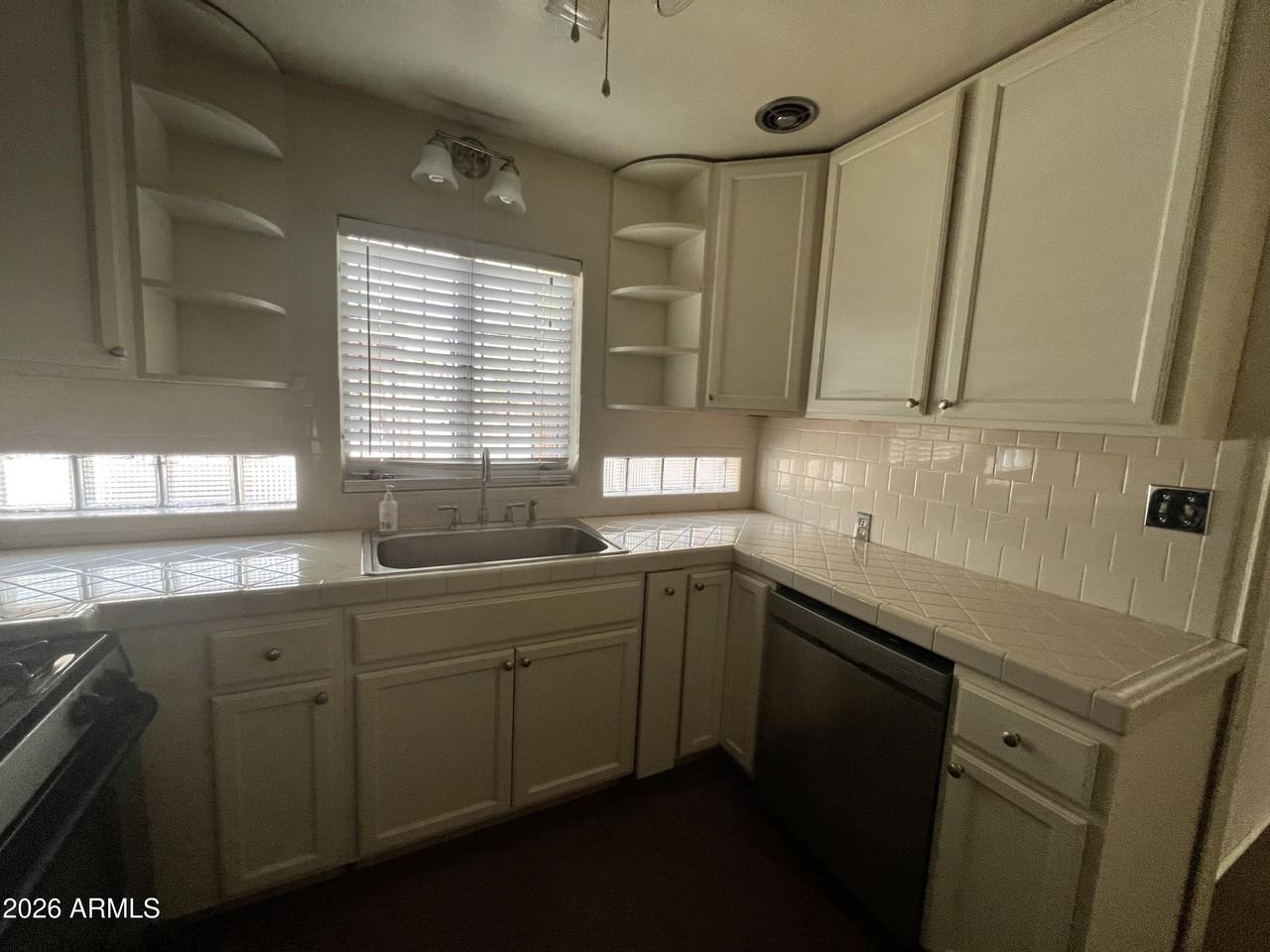 117 N Sawtelle Ave - Photo 6 of 45