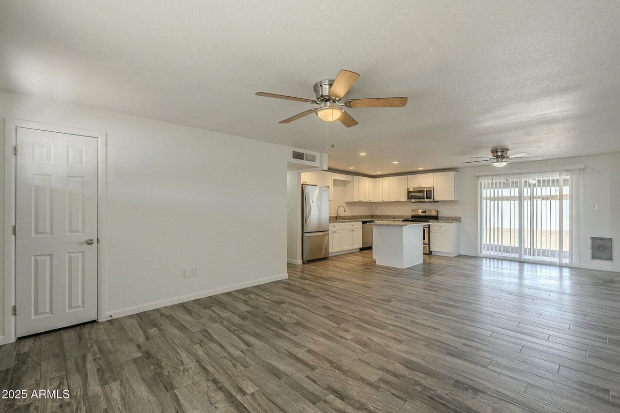 3650 E Eugie Ave - Photo 3 of 25