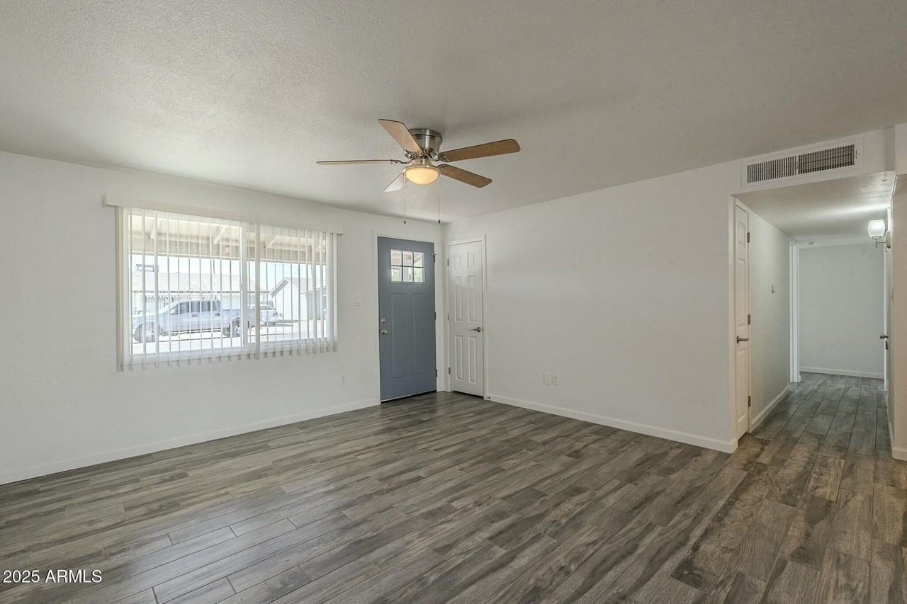 3650 E Eugie Ave - Photo 5 of 25
