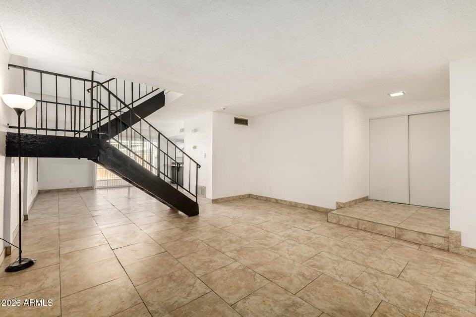 3109 W Harmont Dr - Photo 6 of 29