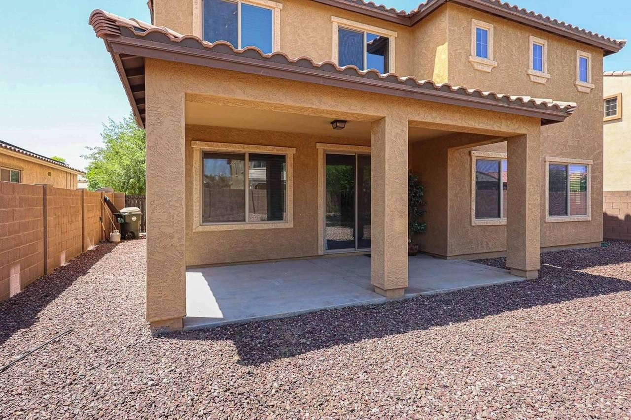 16982 W Rio Vista Ln - Photo 3 of 32
