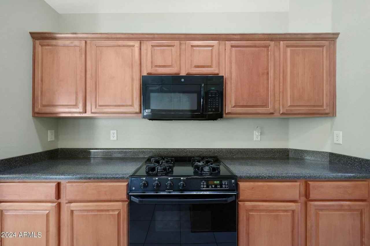7632 E Snowdon Cir - Photo 3 of 25