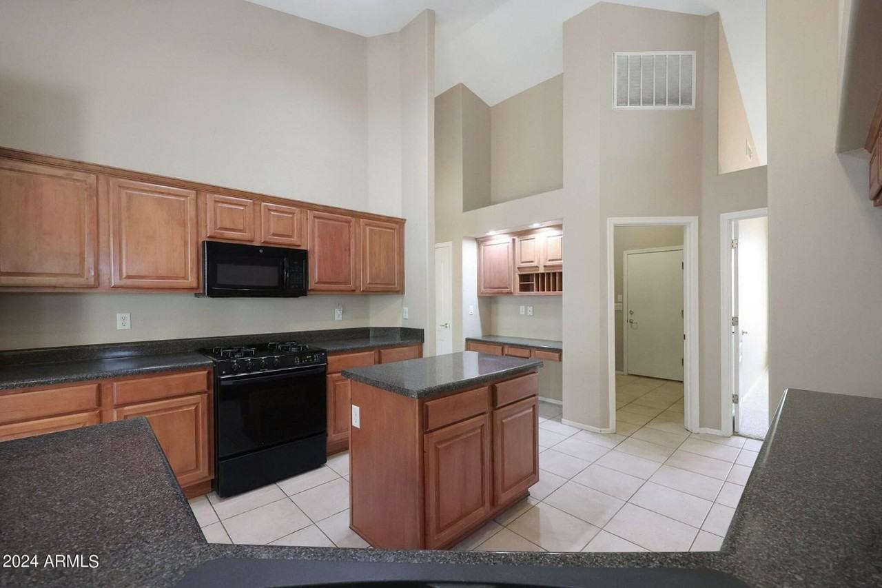 7632 E Snowdon Cir - Photo 5 of 25