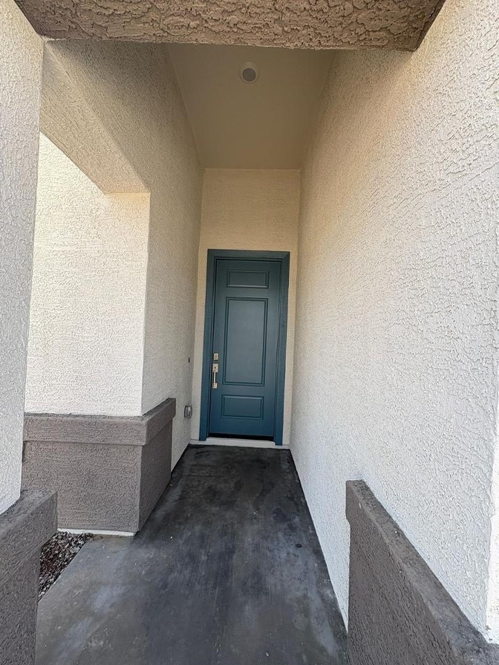 17745 W Turquoise Ave - Photo 4 of 32