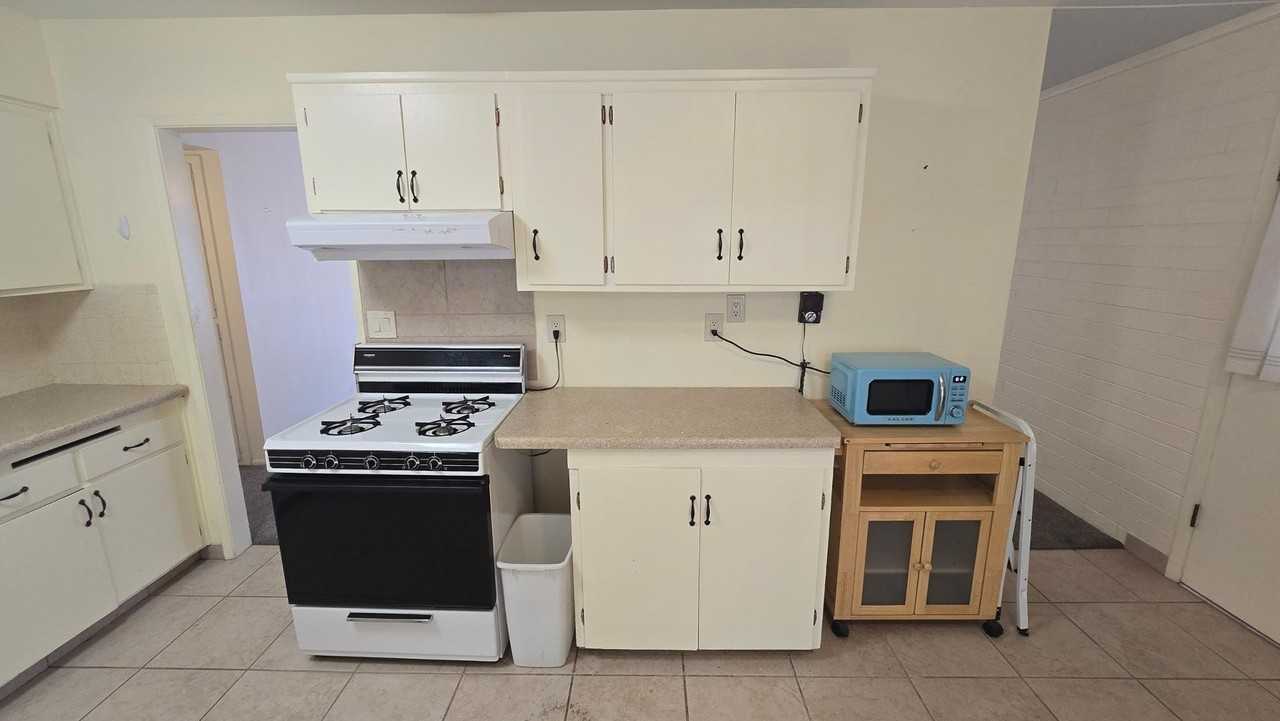 10806 N 110th Dr - Photo 5 of 22